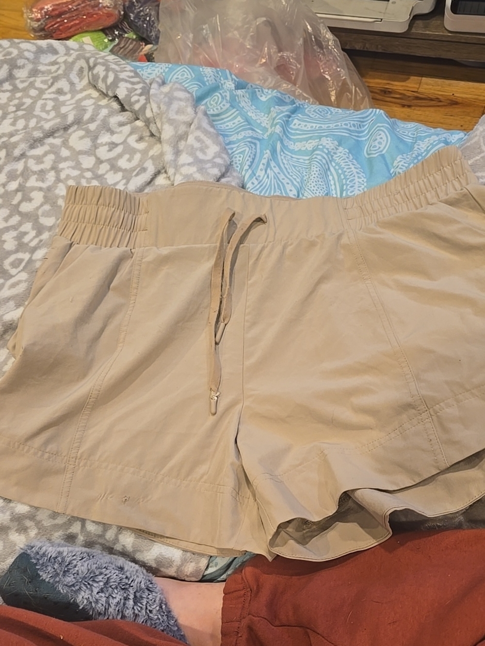 ❤️10/$10 Beige Women's Drawstring Shorts Read
